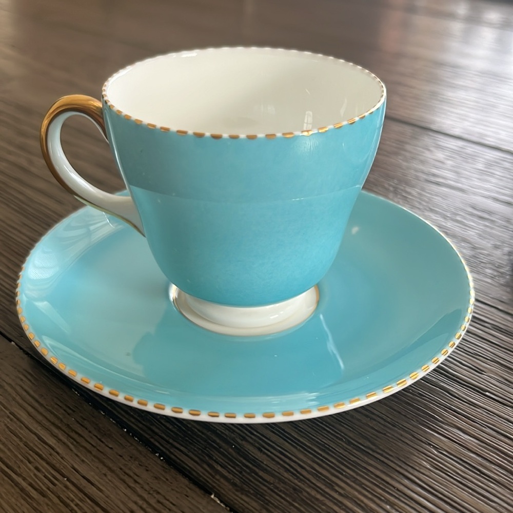 4 Wedgwood Bone China Made in England Blue Demitasse Teacups and Saucers - Picture 5 of 13